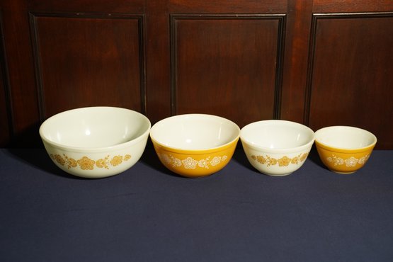 Vintage Pyrex Gold And White Mixing Bowl Set Of 4