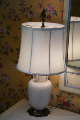 Fetching Crackle Style Lamp With Metal Bottom