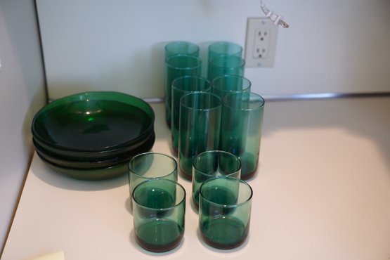 17 Pieces Vintage Green Grass Cup & Plate Lot