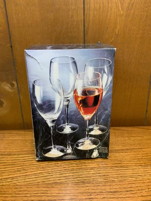 Reverie Hand Blow Set Of 4 Wine Glasses, 9z Capacity