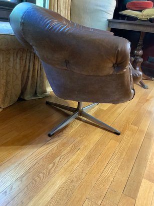 Mid Century Modern Overman Swivel Loung Chair With Brown Vinyl
