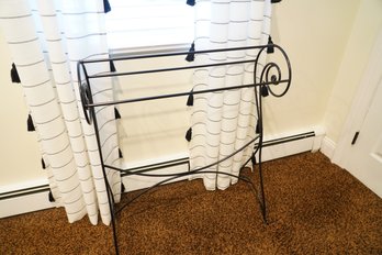 Metal Wire Design Clothes Rack