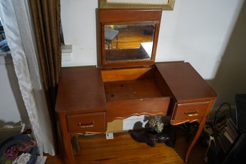 Vintage Solid Wood Make Up Vanity Desk With Pop Up Mirror