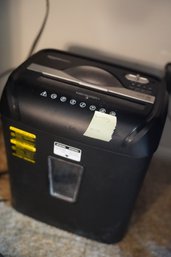 Working Amazon Basics Shredder