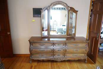 Traditional Thomasville 9-drawer Long Wooden Dresser With Triptych Mirror