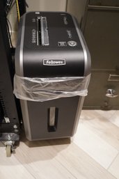 In Great Condition! Fellowes Power-shred 99c Shredder