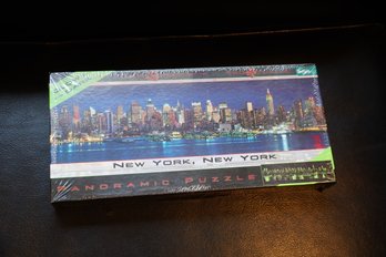 New York, New York Panoramic Glow In The Dark Puzzle, New In Box