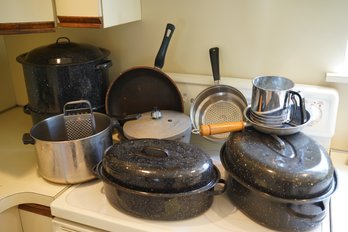 Large Assorted Kitchen Pot & Pan Lot