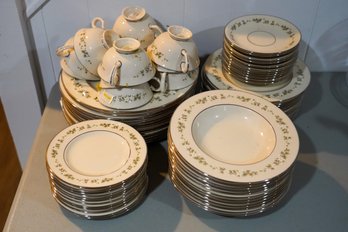 Beautiful Set Of 72 Pieces Lenox China Set