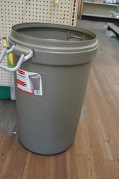 New Rubbermaid Animal Stoper Garbage Can (with No Lid)