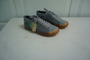 Like New Hybrid Green Label Shoes, Size US 10