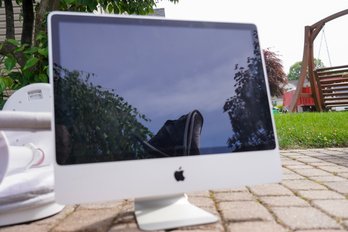 Apple IMac 24 Inch Computer