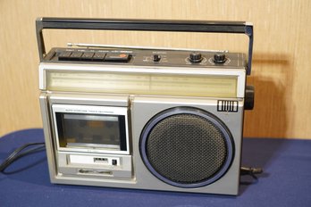 Vintage Radio With Handle