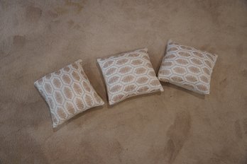 Set Of 3 Linen Pillows Embroidered With Lame Thread
