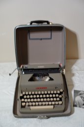 Royal Quiet DeLuxe Typewriter