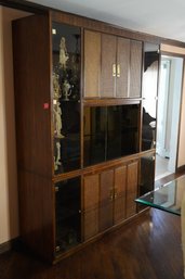 Beautiful Vintage Heritage China Cabinet With Plenty Of Storage