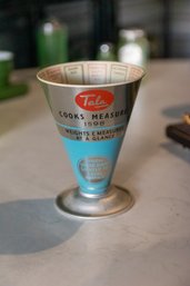 Vintage Metal 'tala' Cooks Measure 1598 Cup