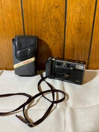 Vintage Yashica T2, Carl Zeiss Tessar 3.5/35 Camera With Case & Strap