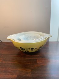 3-piece Set Of Pyrex Gooseberry Mixing Bowls, Yellow/white