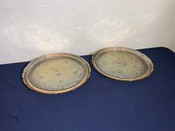 Set Of 2 Round Glass Tray With Floral/vine Etched Design