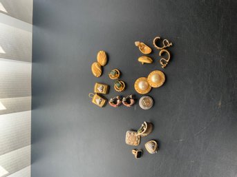 Costume Jewelry Earring Lot