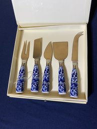 Set Of Beautiful Blue & White Pottery Barn 'Something Blue' Cheese Knives In Box *like New*