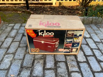 Vintage Old/new Stock 48 Quart Red Igloo Cooler In Box