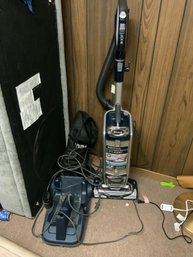 Shark Vacuum W/ Accessories *working*
