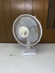 White Windmere Plastic Rotary Table Top Fan