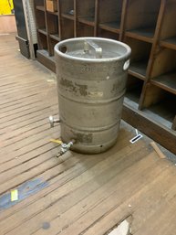 ANHEUSER- Busch Inc Empty Beer Keg With Lid And Pressure Valve