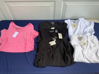 New With Tags! Banana Republic Women T-shirts, Size Small