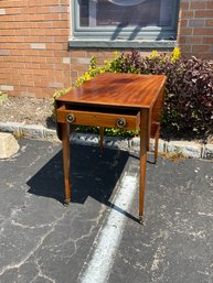 Beautiful Alfred Bullard Mahogany Wood Side Table With Pull Up Leafs