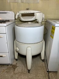 Blast From The Past! Lovell Wringer Washer Machine