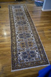 Persian Style Handmade Runner Rug With Beautiful Pattern