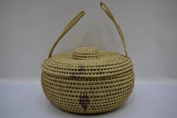 Wicket Basket With Lid & Handles