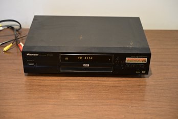 Pioneer DVD Player DV-525-Turns On