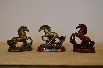 Lot Of 3 Horse Figurines (one Suaniti Galleries)