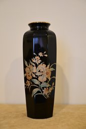 Floral Design Japanese Vase With Gold Trim