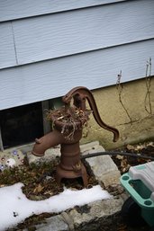 Antique Farmhouse-Metal Outdoor Water Well Pump