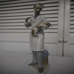 Lladro Veterinarian Porcelain Figurine *see Description*