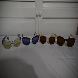 Lot Of 4 Assorted Color/design Sunglasses