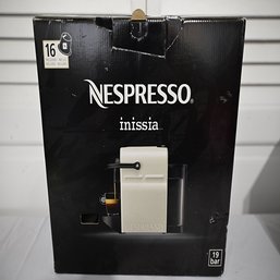 Nespresso Inissia C40 Coffee Maker With Box, Singapore Outlet