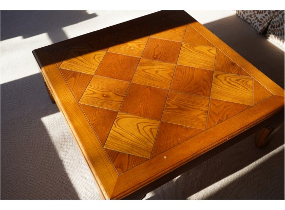 HENDERENDON SOLID WOOD GORGEOUS CHECKER PATTER WOOD COFFEE TABLE!!