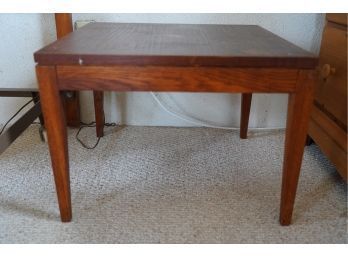 ANTIQUE WOOD SIDE TABLE