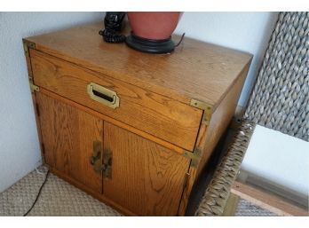 ASIAN STYLE BERNHARDT SIDE TABLE WITH 1 DRAWER AND 2 DOORS