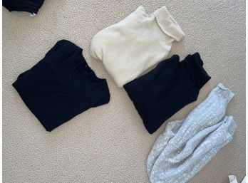 LOT OF 4 DONNA KARAN SWEATERS, SIZE M-L