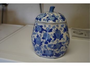 BLUE/WHITE MADE IN ITALY WILLIAM SONOMA BLUE AND WHITE COOKIE JAR 8' HIGH