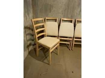 LOT OF 5 WOOD FOLDABLE CHAIR WITH WHITE CUSHION,