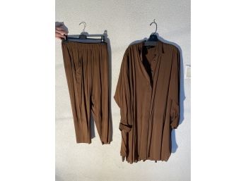 URBAN ZEN BROWN 2 PIECE SET, SIZE M/L RETAIL OVER $1000