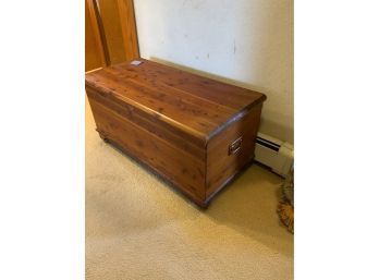 SOLID WOOD CEDAR TRUNK, CEDAR INSIDE!